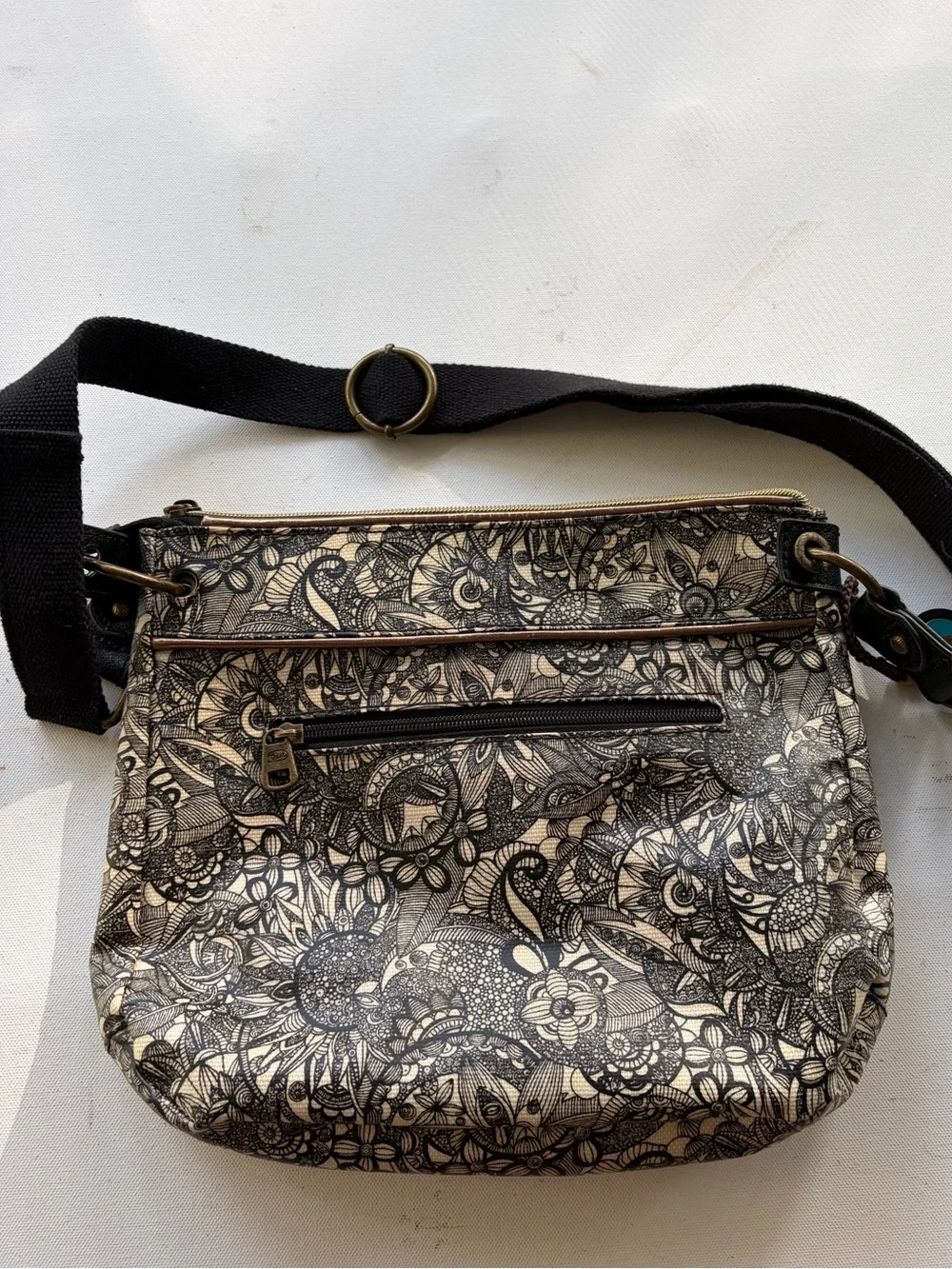 Sakroots Artist Circle Crossbody Bag Owl Keychain